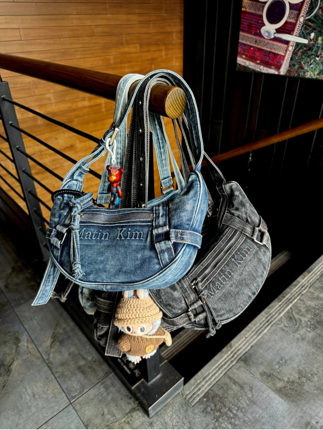 巾貨MATIN KIM MATIN WASHED DENIM MINI HOBO BAG (2 Colours