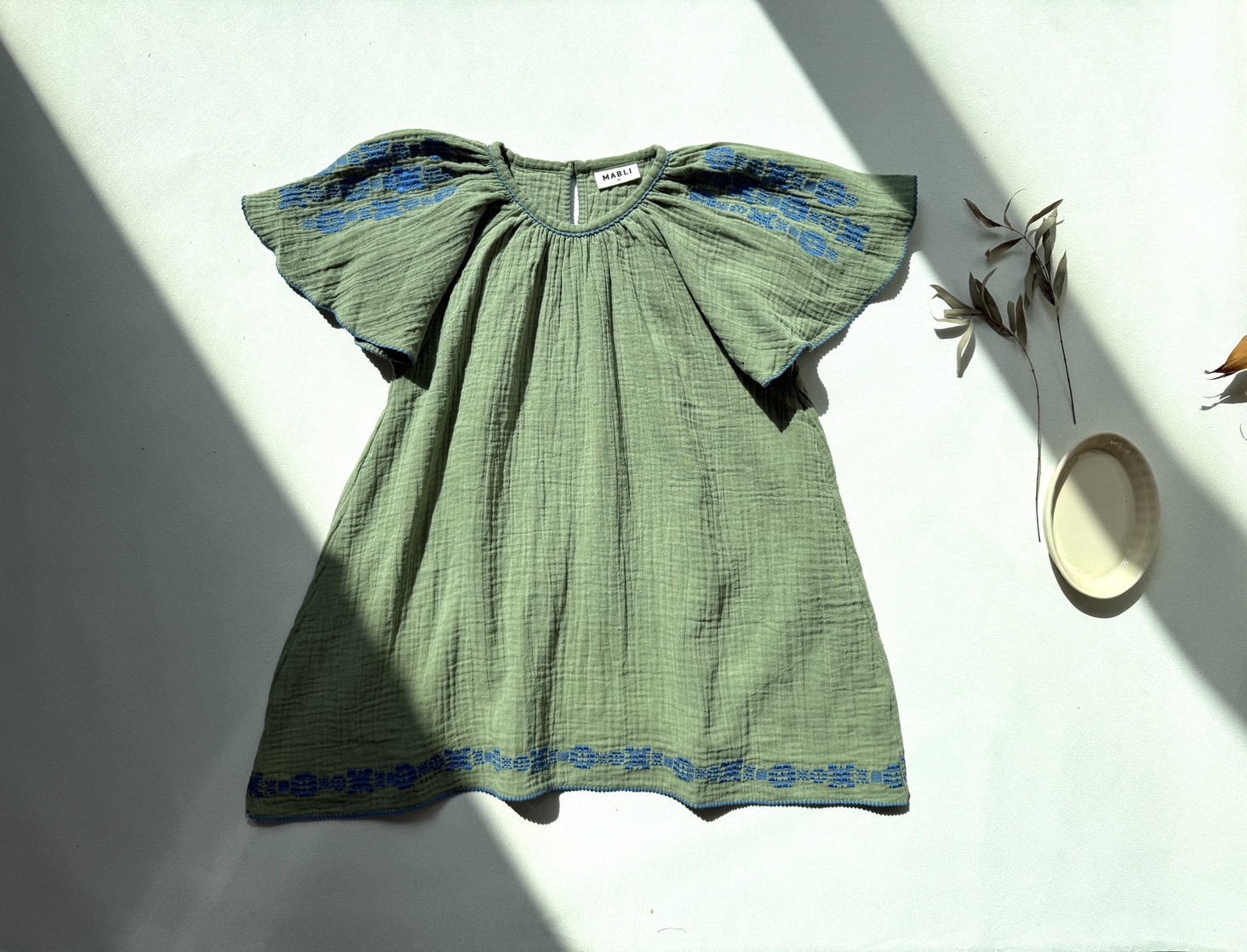 MABLI  褶皺刺繡蝴蝶袖洋裝 Folk Dress - Laurel