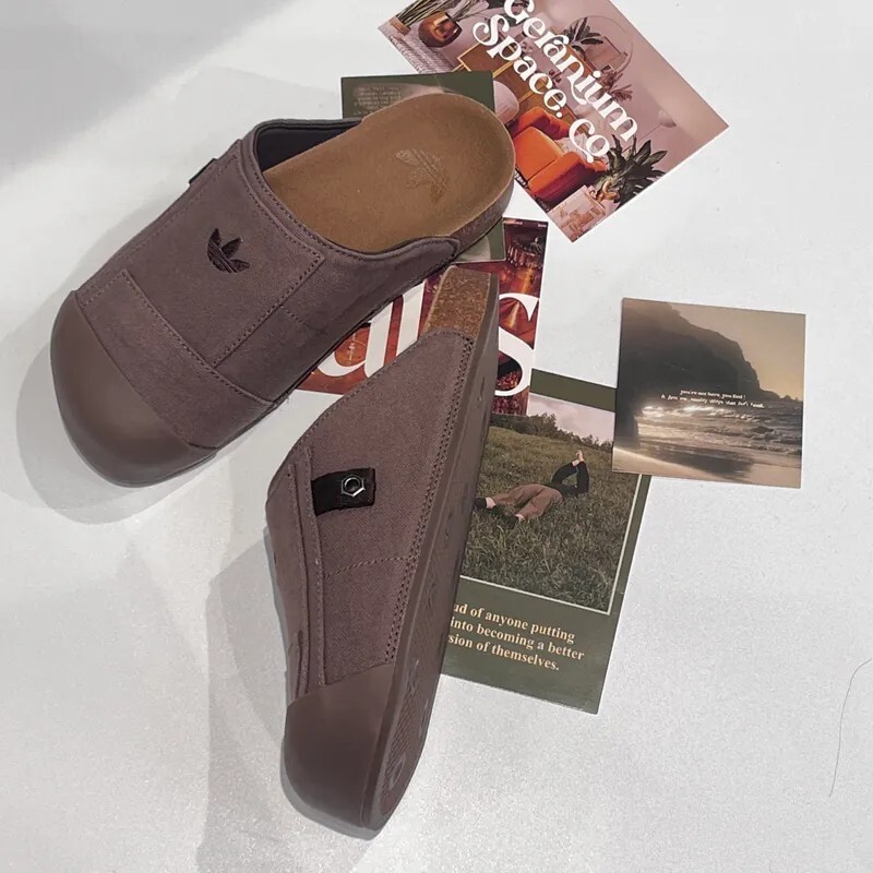 ADIDAS ORIGINALS ADIMULE SLDIES 穆勒鞋 可可色 包頭拖鞋 懶人鞋