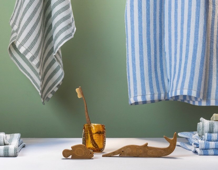 Montecatini 蜂巢條紋手巾＿雪白/加爾達藍