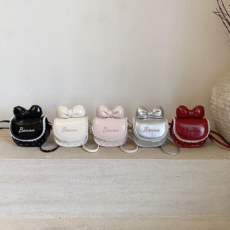 五色立體蝴蝶結字母斜背包