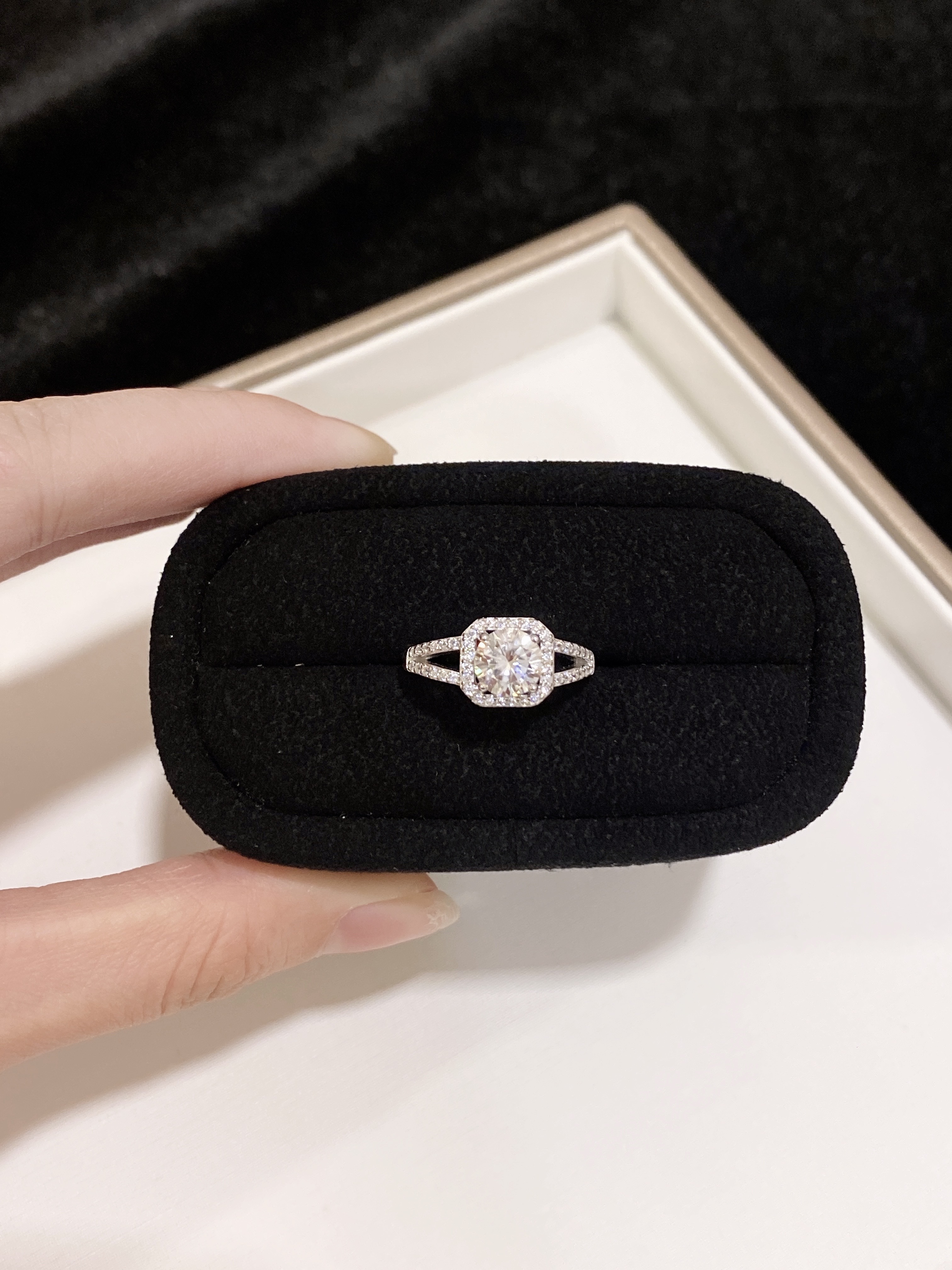 Brianna moissanite diamond rings
