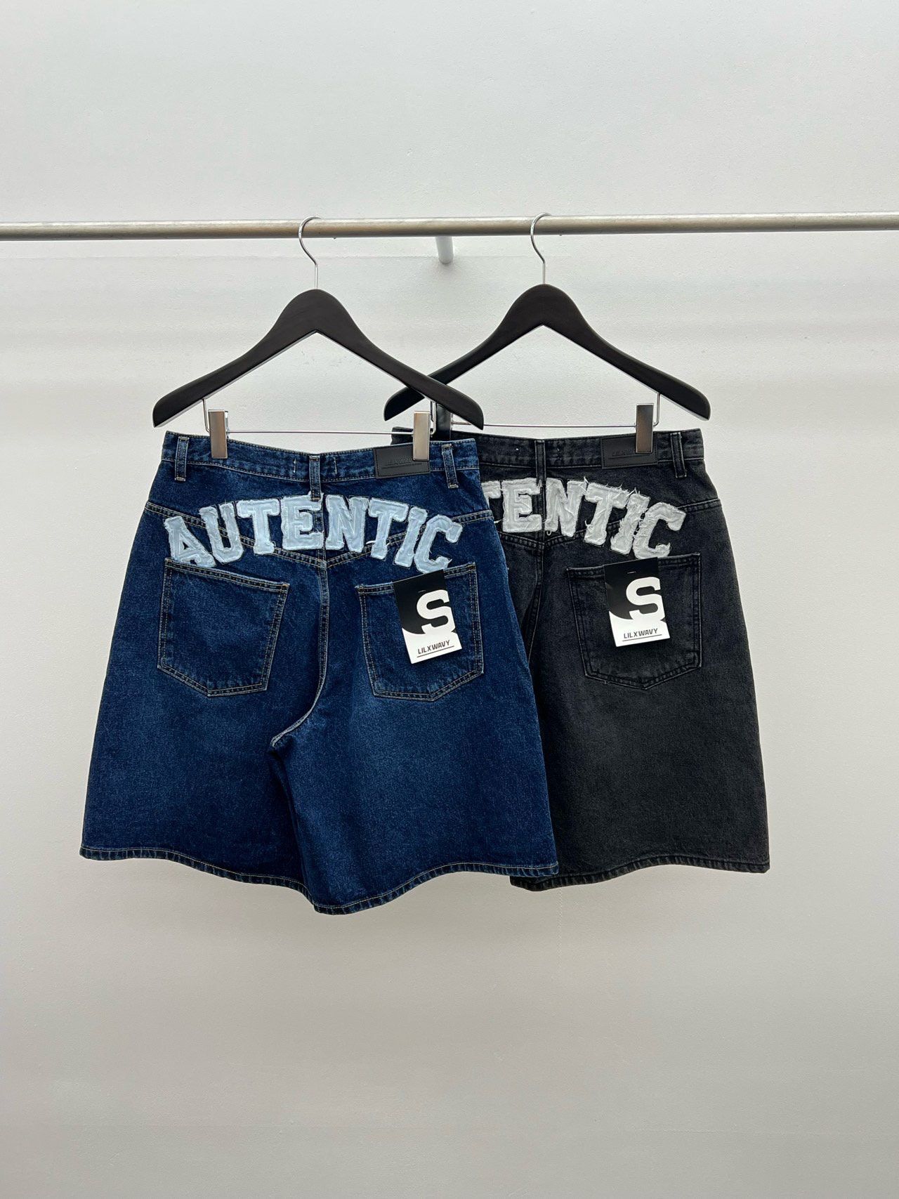 洗水英文字牛仔短褲 LIL-058P