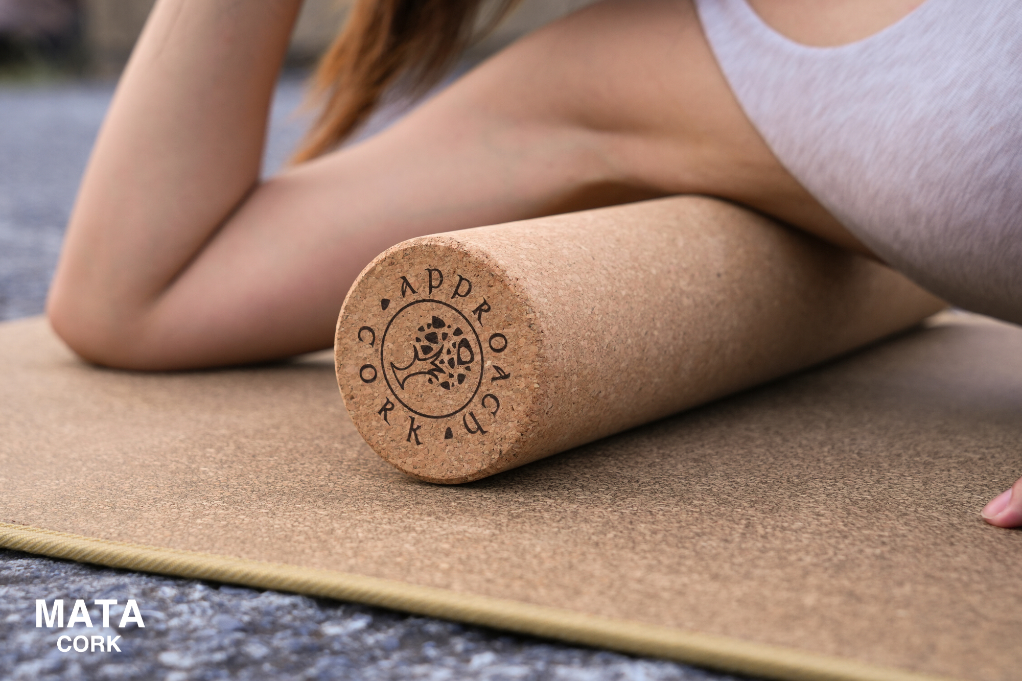 MATA【Approach Yoga】 軟木按摩實心大滾筒（加量的軟木帶給你更加倍的放鬆☺️）