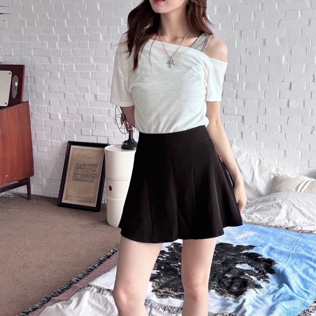 【DOMISS自訂】不對稱-單肩削肩感短版上衣 顯瘦上衣-2色(現貨)