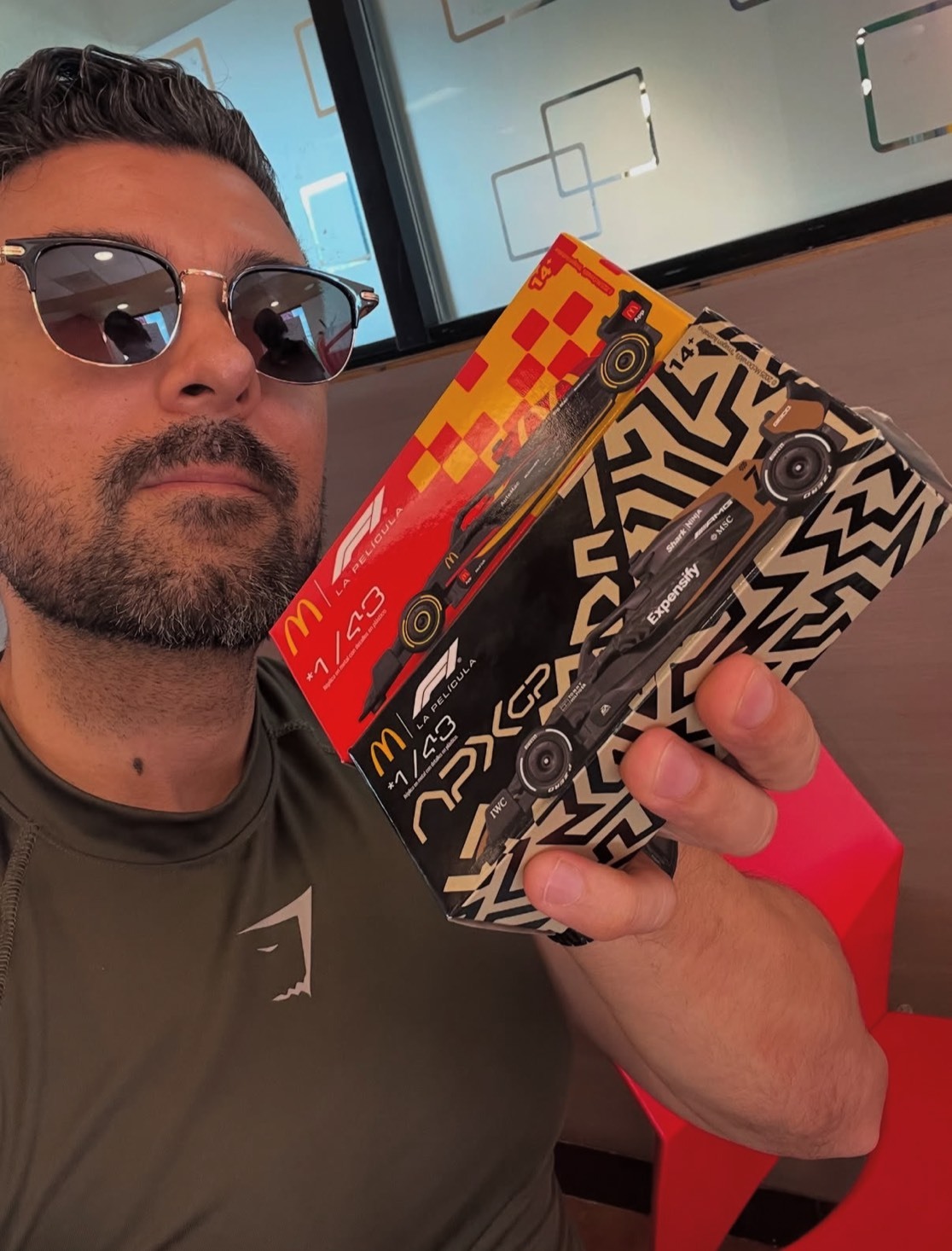 <國外限定限量> MCDONALD'S 麥當勞 X F1APX聯名款 賽車模型