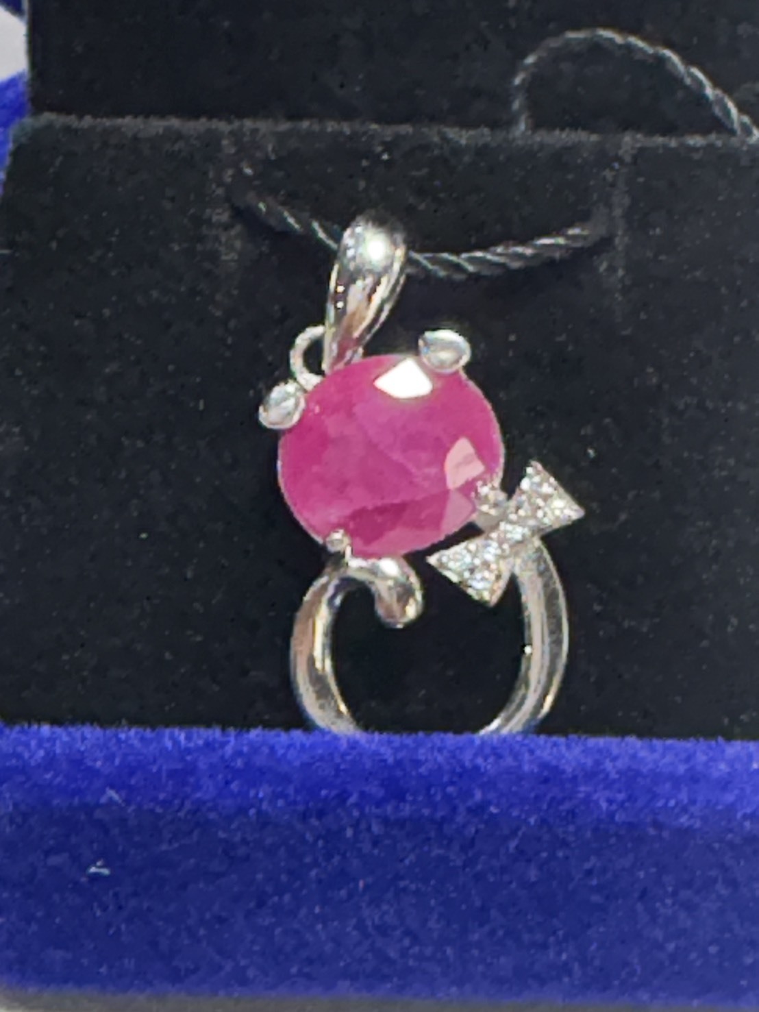 紅寶石吊墜(貓咪造型）