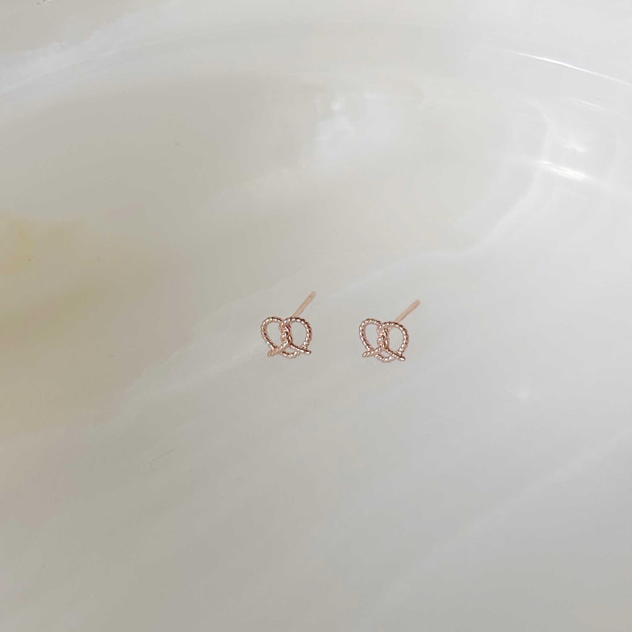 10K 麻花蝴蝶餅乾耳環