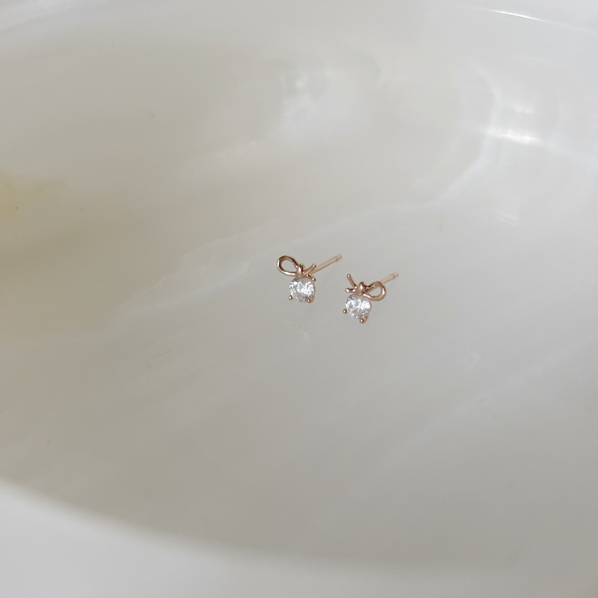 10K扭結鋯石耳環