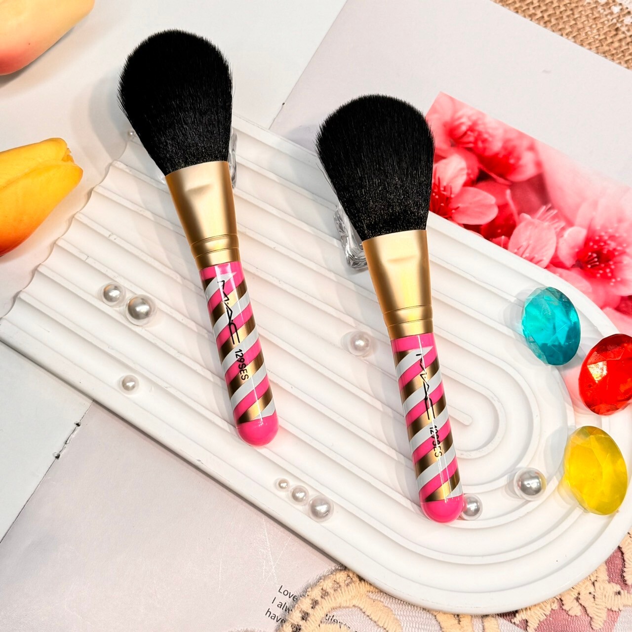 MAC 129專業腮紅刷 棒棒糖刷柄