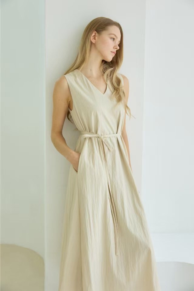 素色綁帶無袖長洋裝