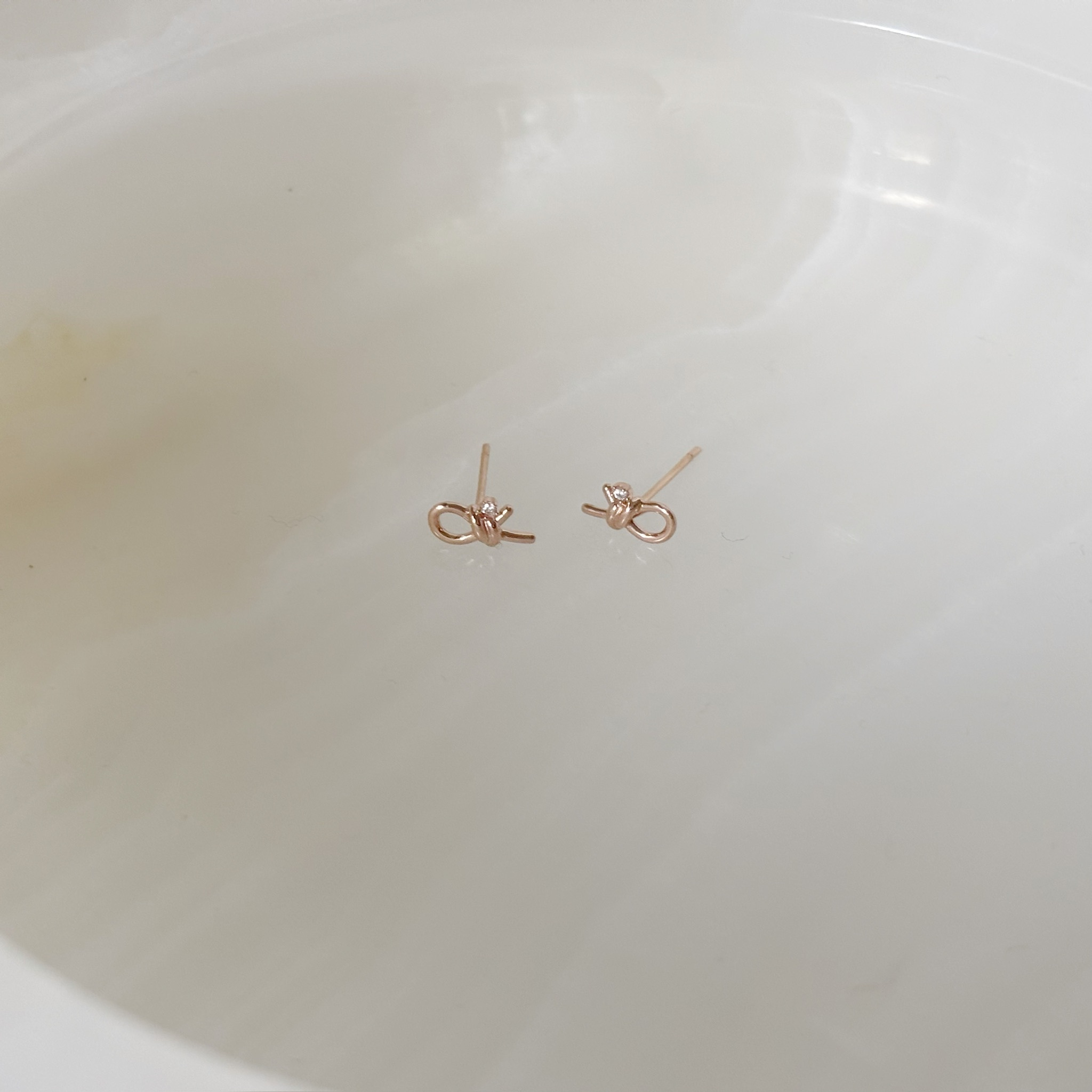 10K 簡約扭結耳環