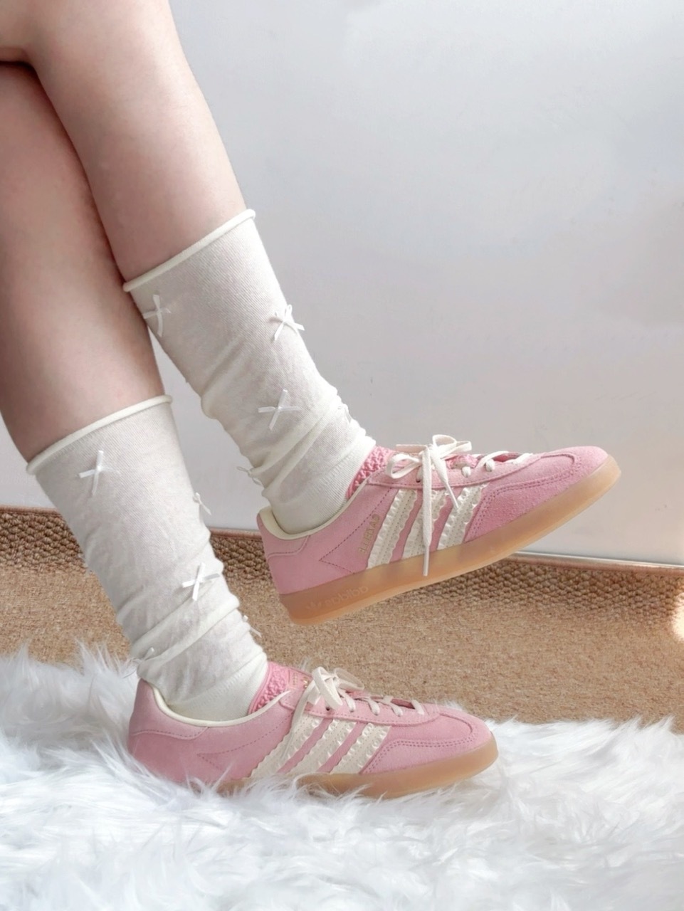 ADIDAS GAZELLE INDOOR 奶油蜜桃粉 柔粉 米白 奶油白 荷葉邊 花邊 女鞋 JS1413 / 現貨