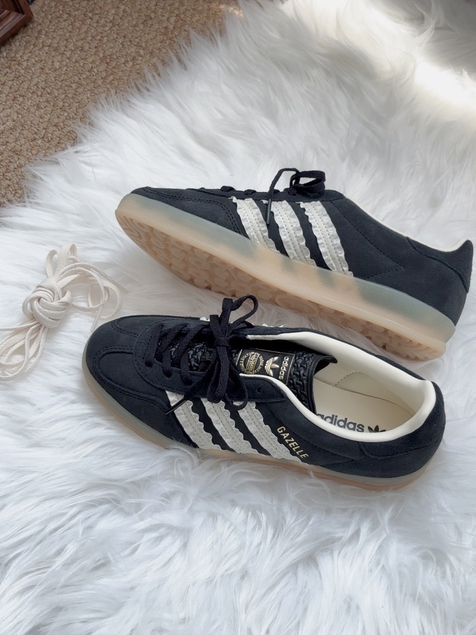 ADIDAS GAZELLE INDOOR 奶油黑 黑色 米白 奶油白 荷葉邊 花邊 女鞋 JS1412 / 現+預