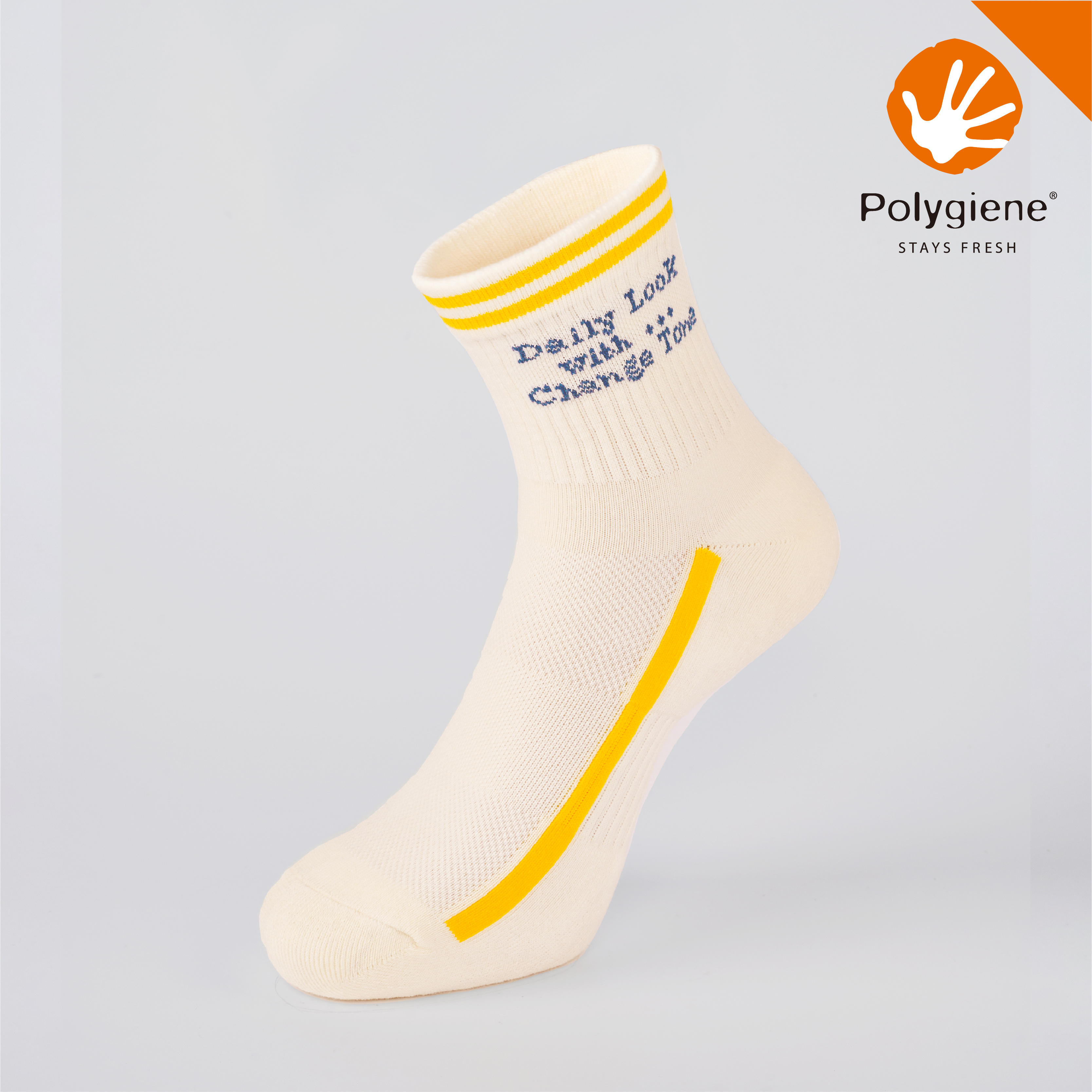 Daily Look 抗菌運動中筒襪〈米色〉