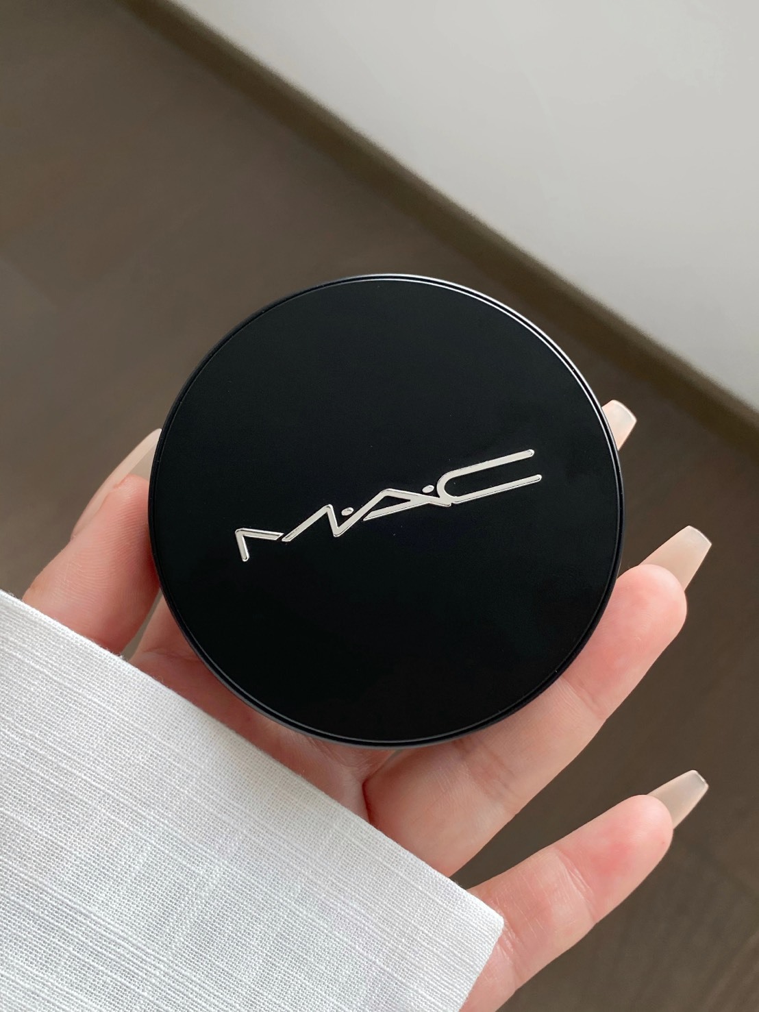 MAC 無暇大黑餅 蜜粉餅 底妝兩用 控油