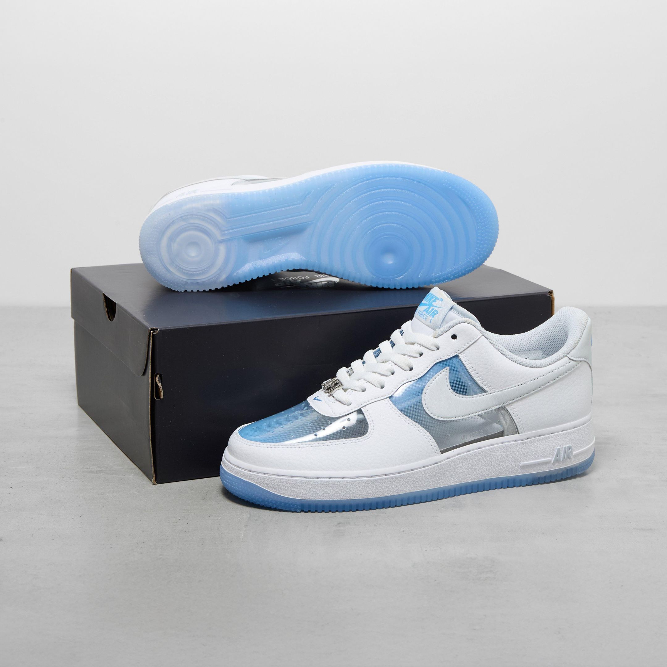 NICEDAY 代購 Nike Air Force 1  驚奇4超人 隱行女 透明 藍白 漸層 特殊款 漫威