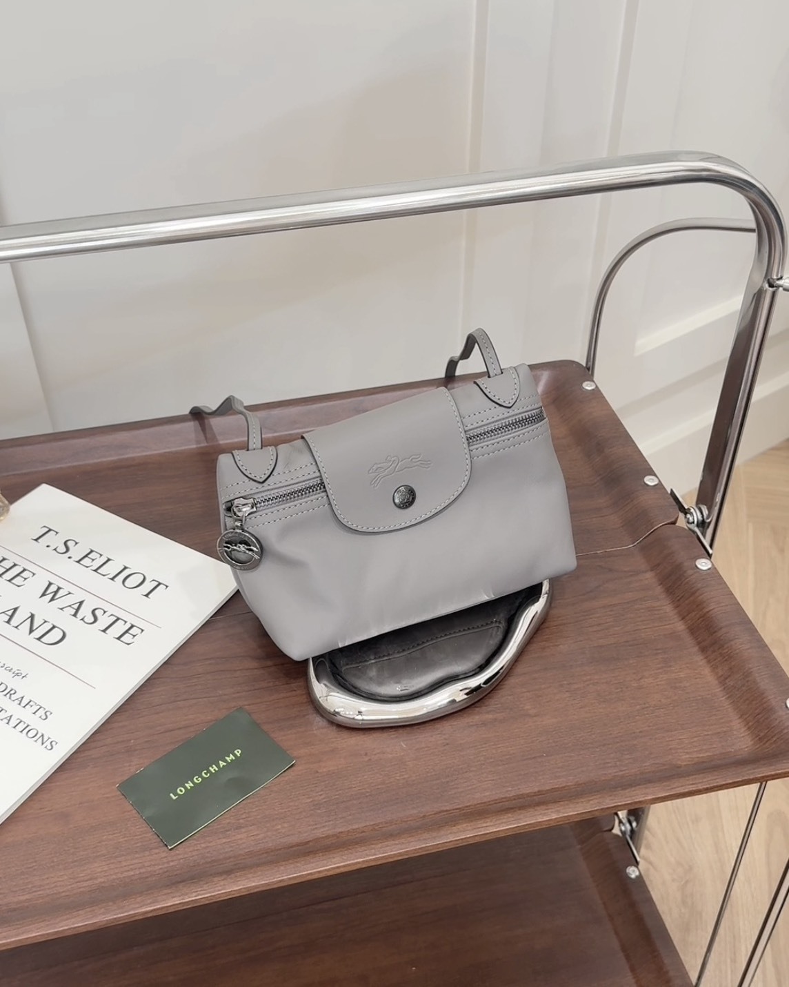 LONGCHAMP｜LE PLIAGE XTRA牛皮肩背小方包(灰)