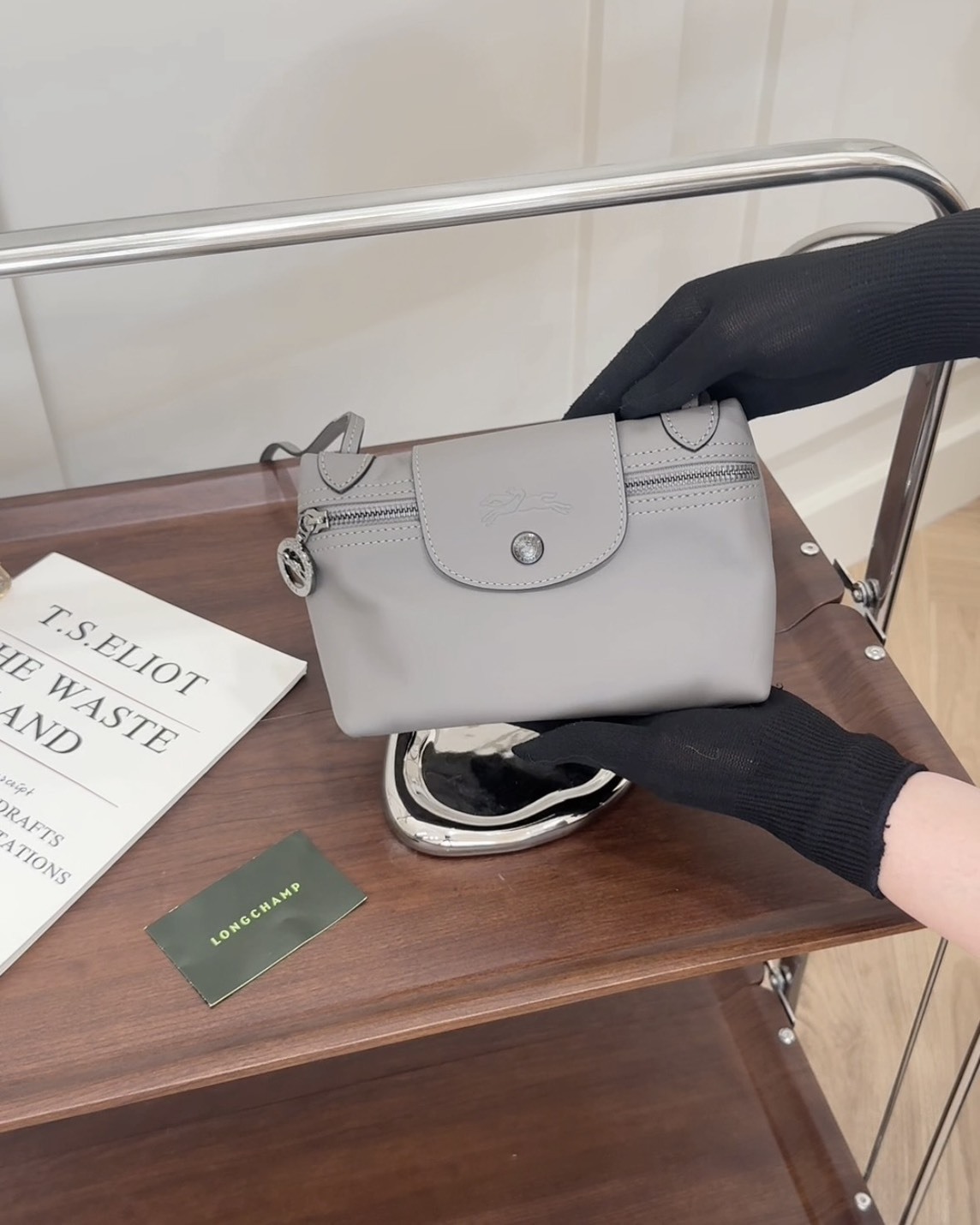 LONGCHAMP｜LE PLIAGE XTRA牛皮肩背小方包(灰)