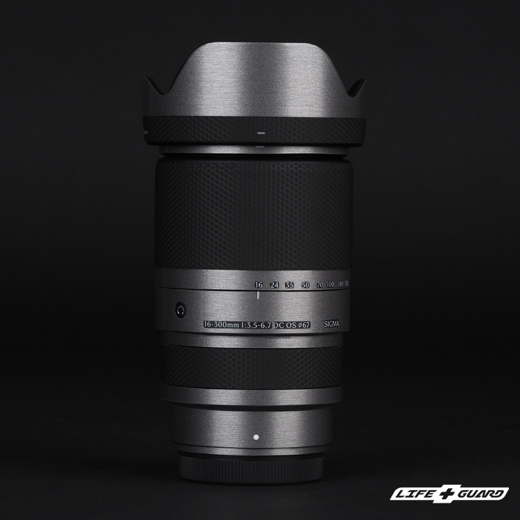 髮絲鈦貼膜質感特寫，LIFE+GUARD 設計風格