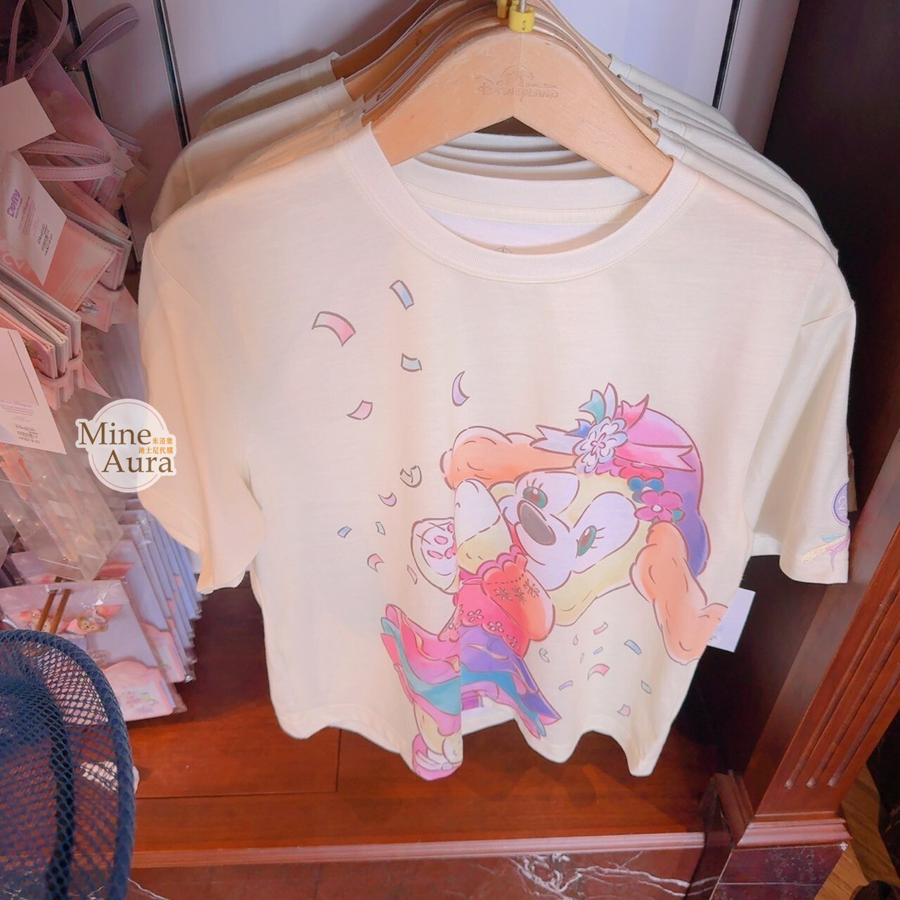 20周年奇妙派對 達菲Duffy與好友 可琦安 餅乾 CookieAnn 圖案 短T 上衣 -香港迪士尼樂園