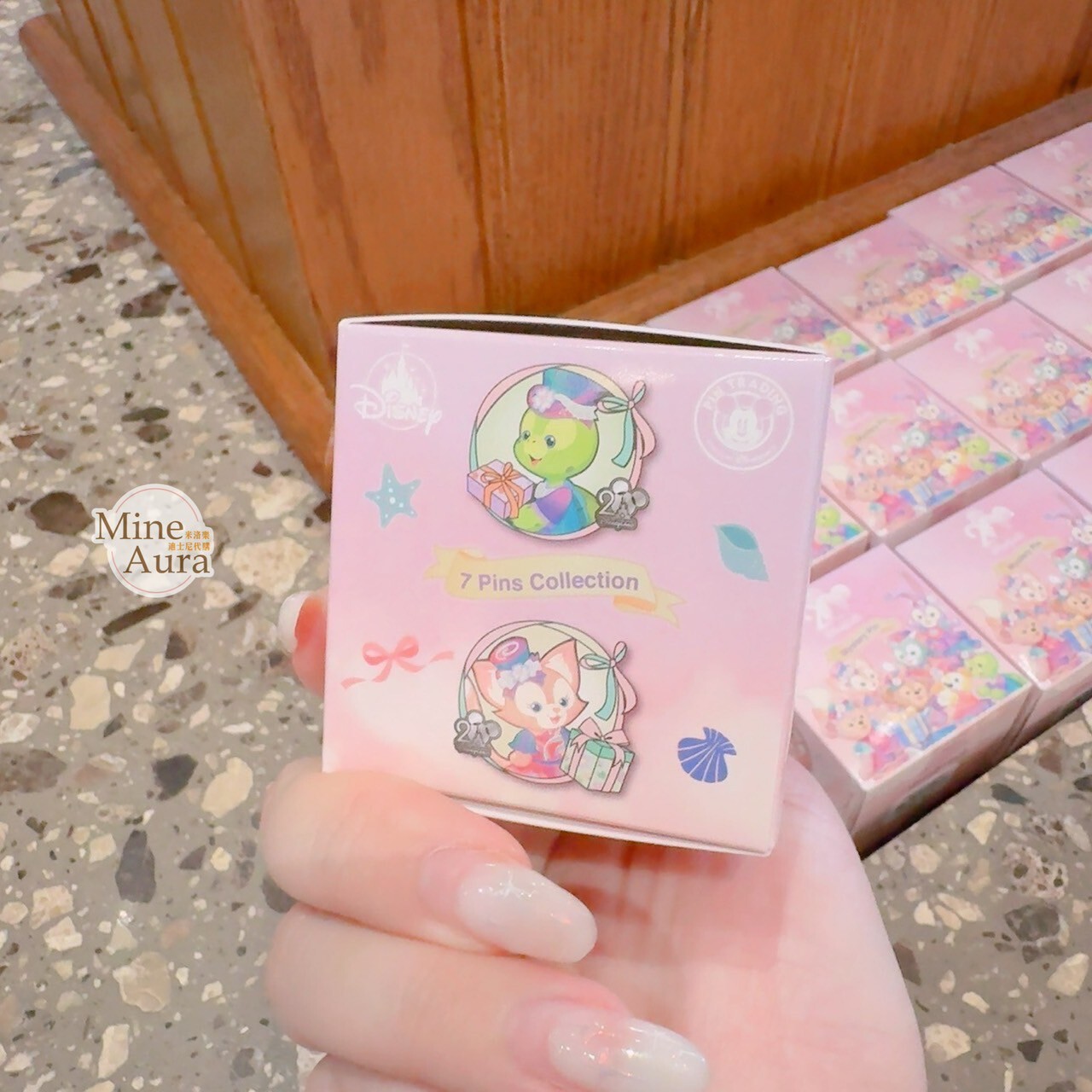 20周年奇妙派對 達菲Duffy與好友 圖案 造型 徽章 PIN 盲選盒 盲盒 -香港迪士尼樂園