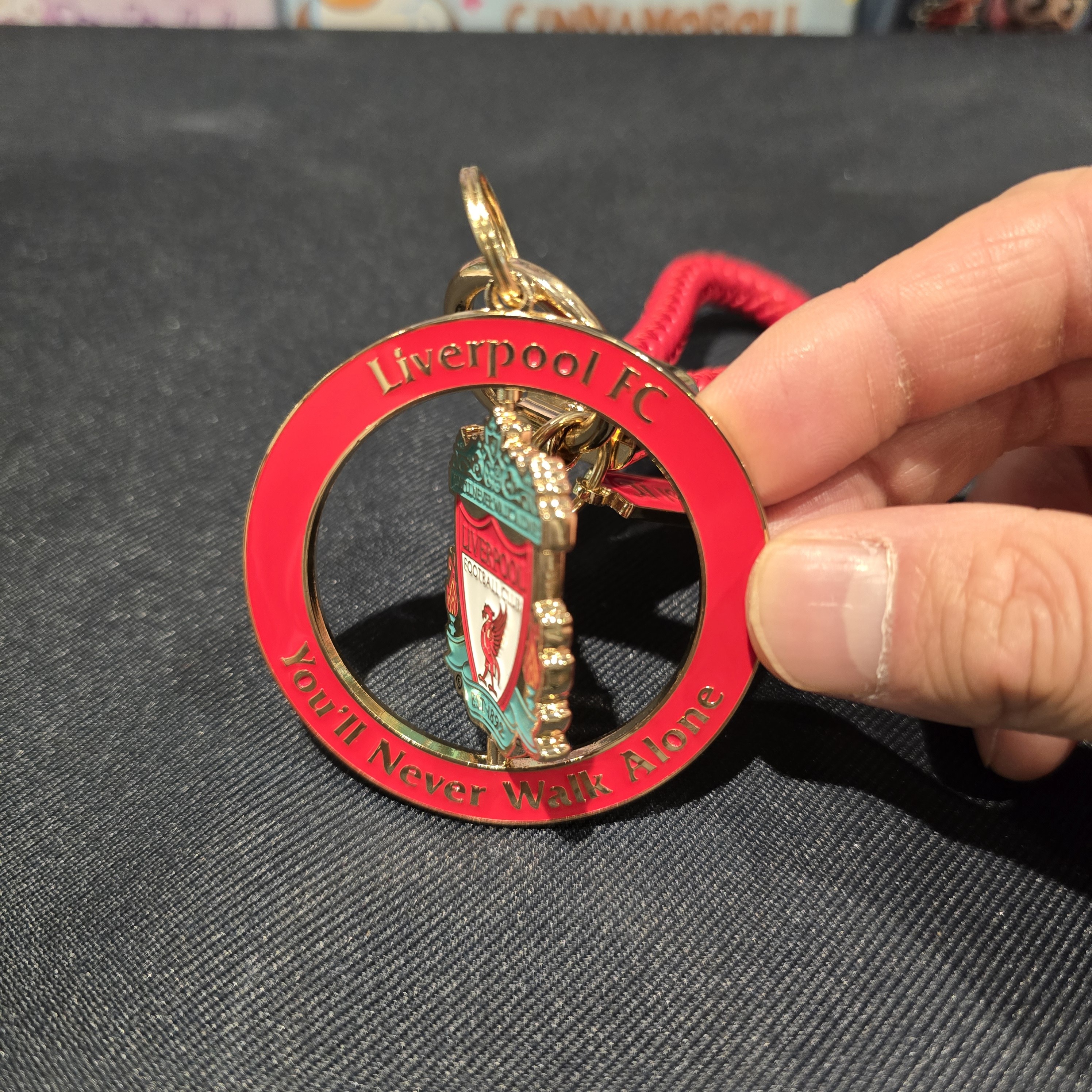 利物浦紅金色旋轉傳統會徽掛繩字牌鎖匙扣