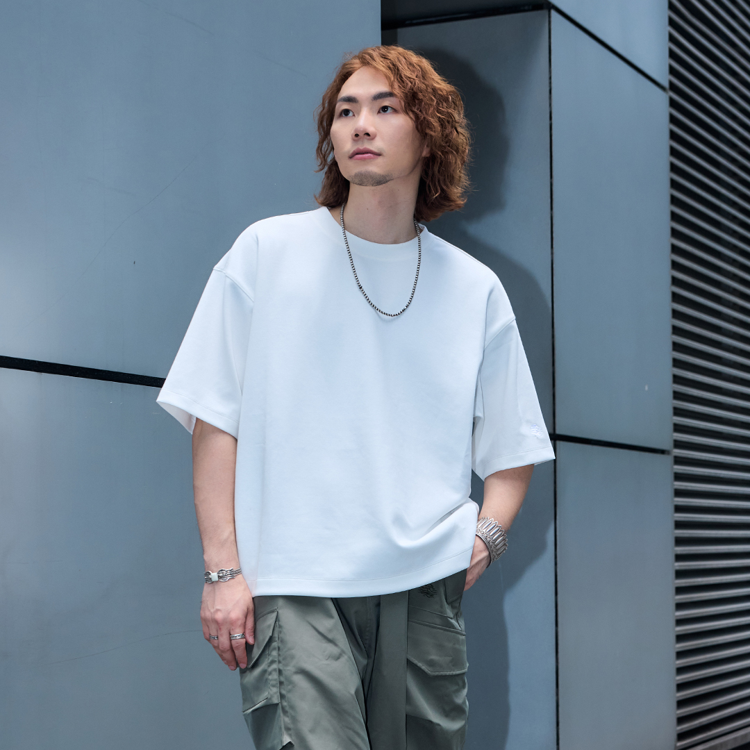 2025 接觸冷感 微寬身微短版 設計短袖上衣－乾淨白