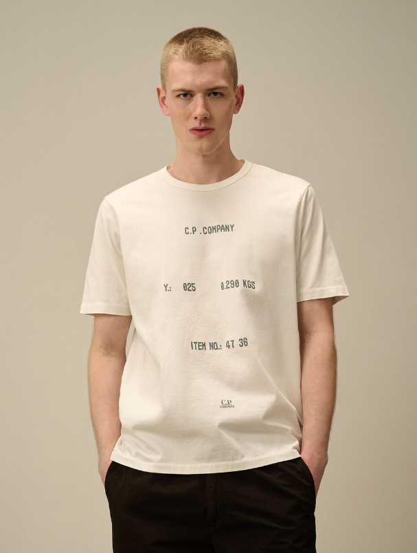 C.P. Company  30/2 絲光平紋針織胸前文字LOGO    T 恤   JUL25