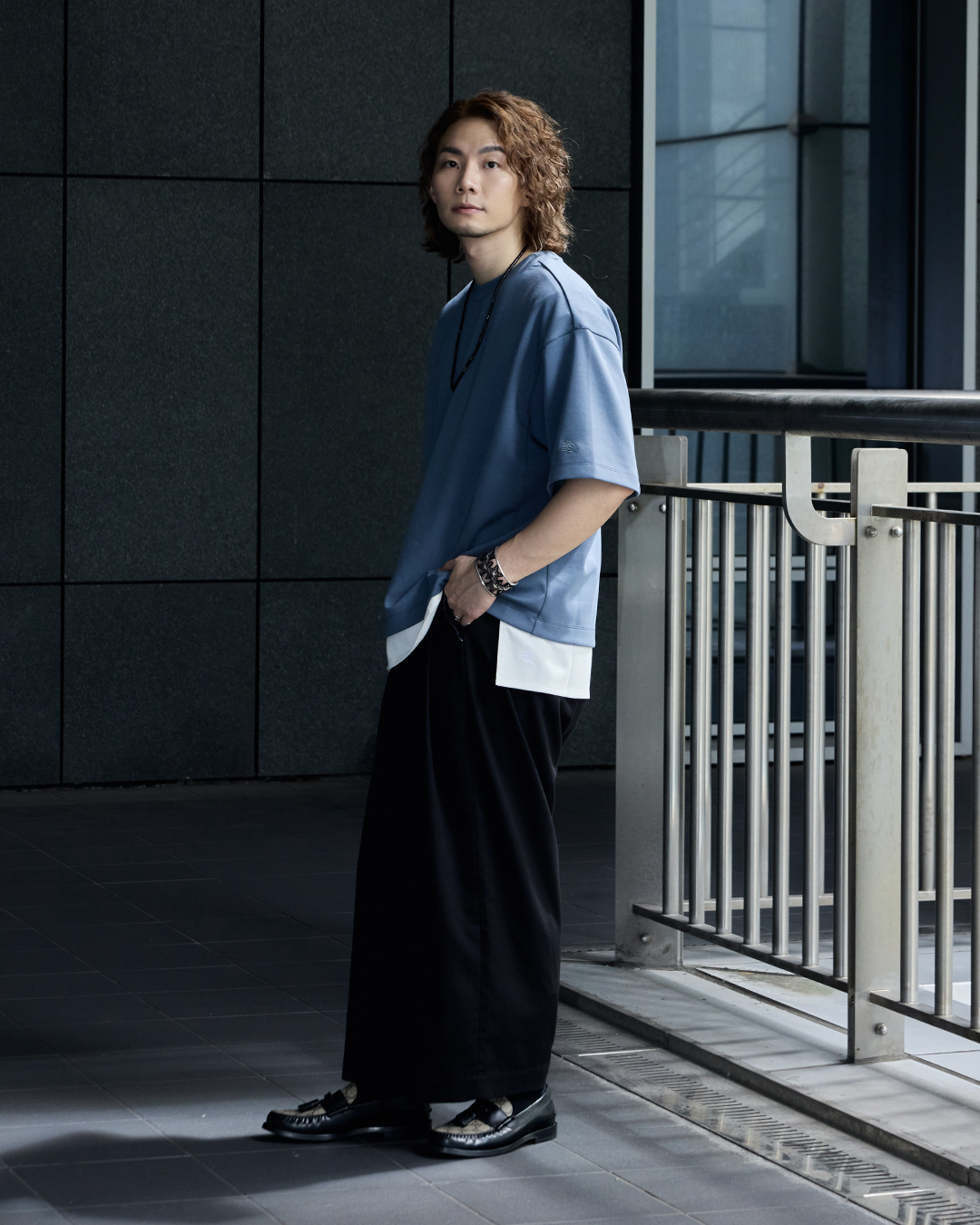 2025 接觸冷感 微寬身微短版 設計短袖上衣－質感灰藍