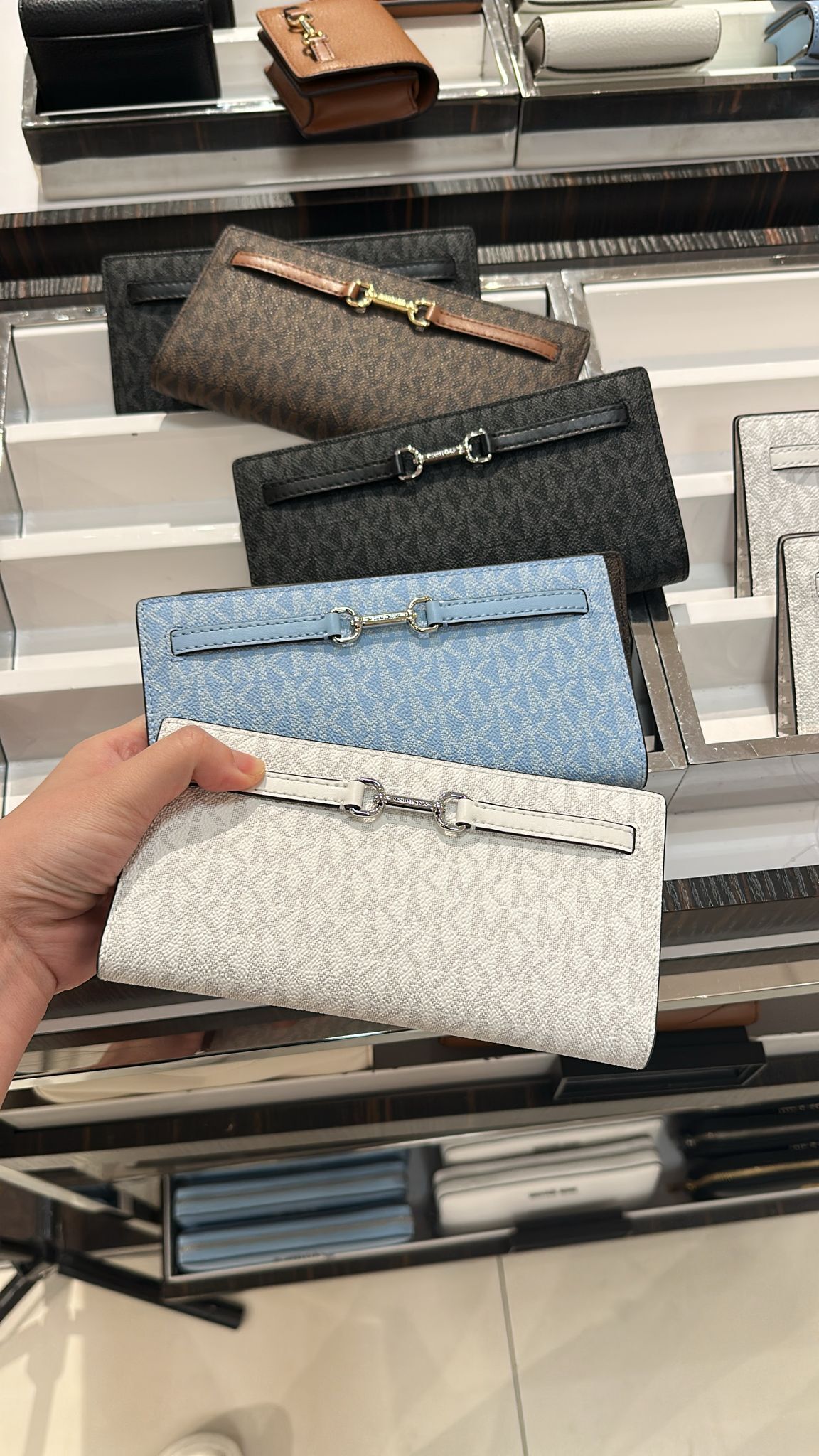 【直播】Q063087 Michael Kors 長銀包