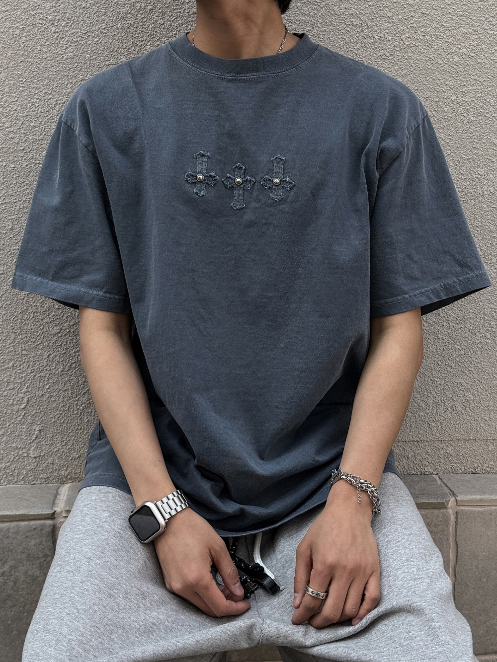 反轉十字鉚釘顏料短袖T卹