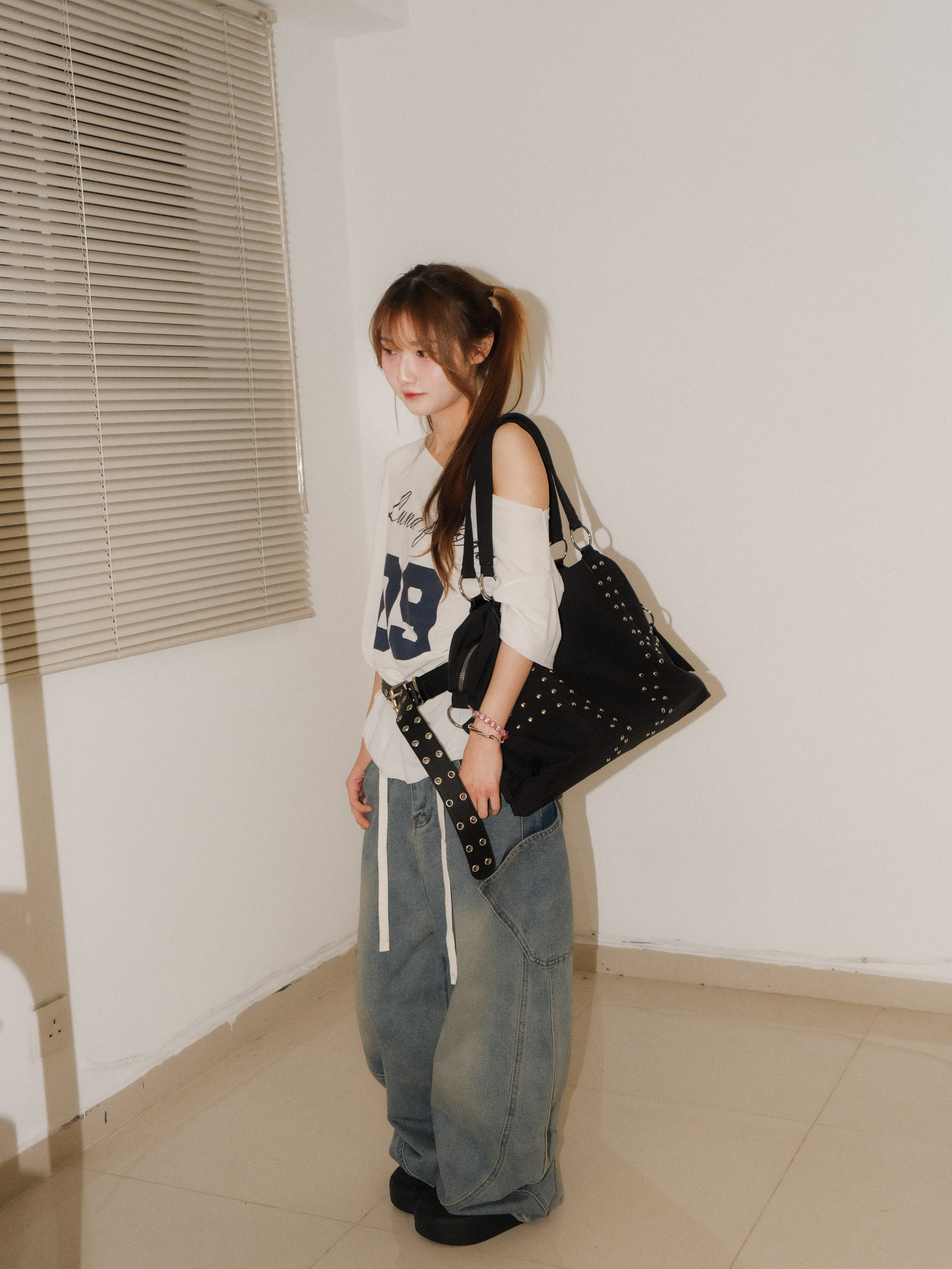 尼龍鉚釘單肩袋 (NYU NYU)