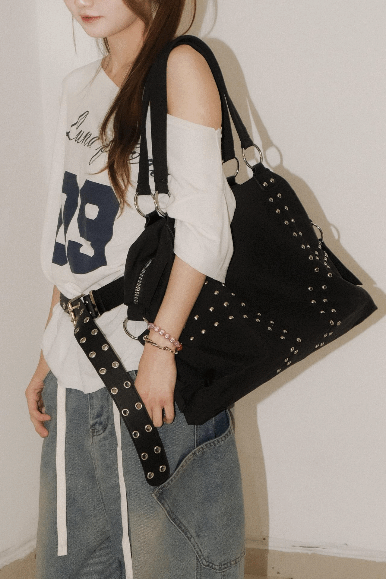 尼龍鉚釘單肩袋 (NYU NYU)