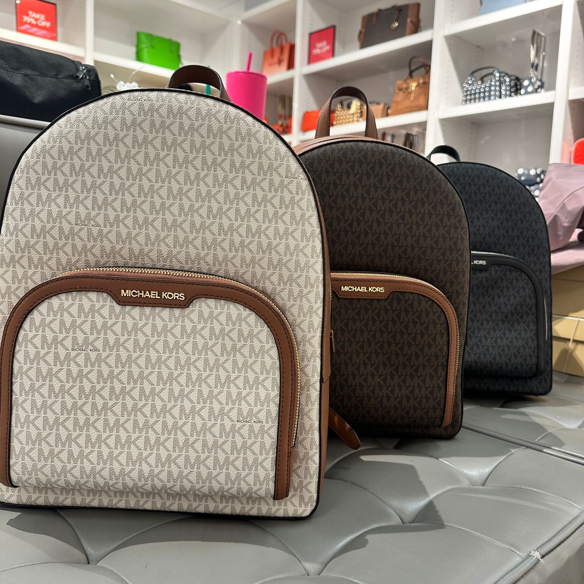 【直播】Q063039 Michael Kors 白色大號背囊