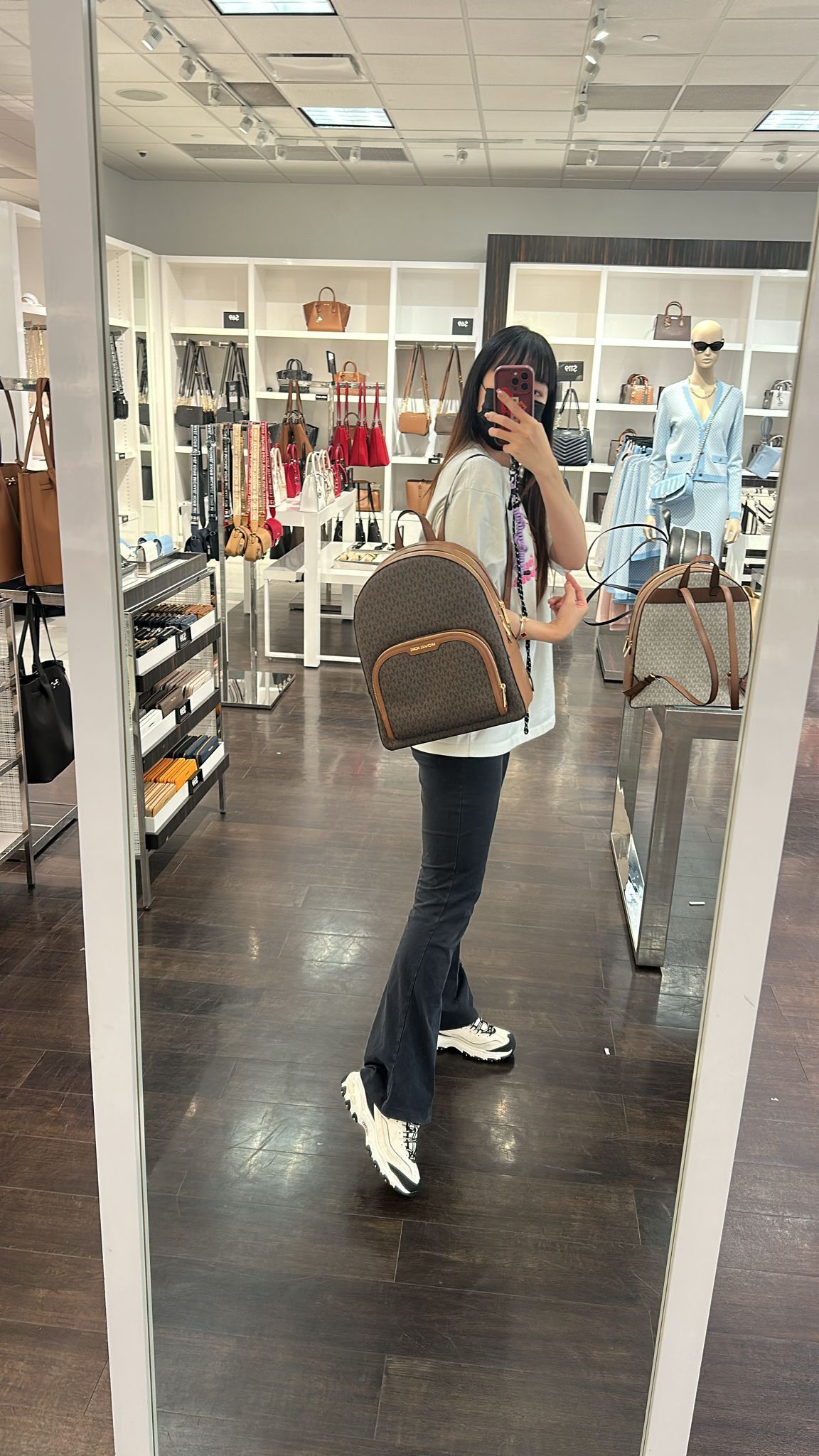 【直播】Q063039 Michael Kors 白色大號背囊