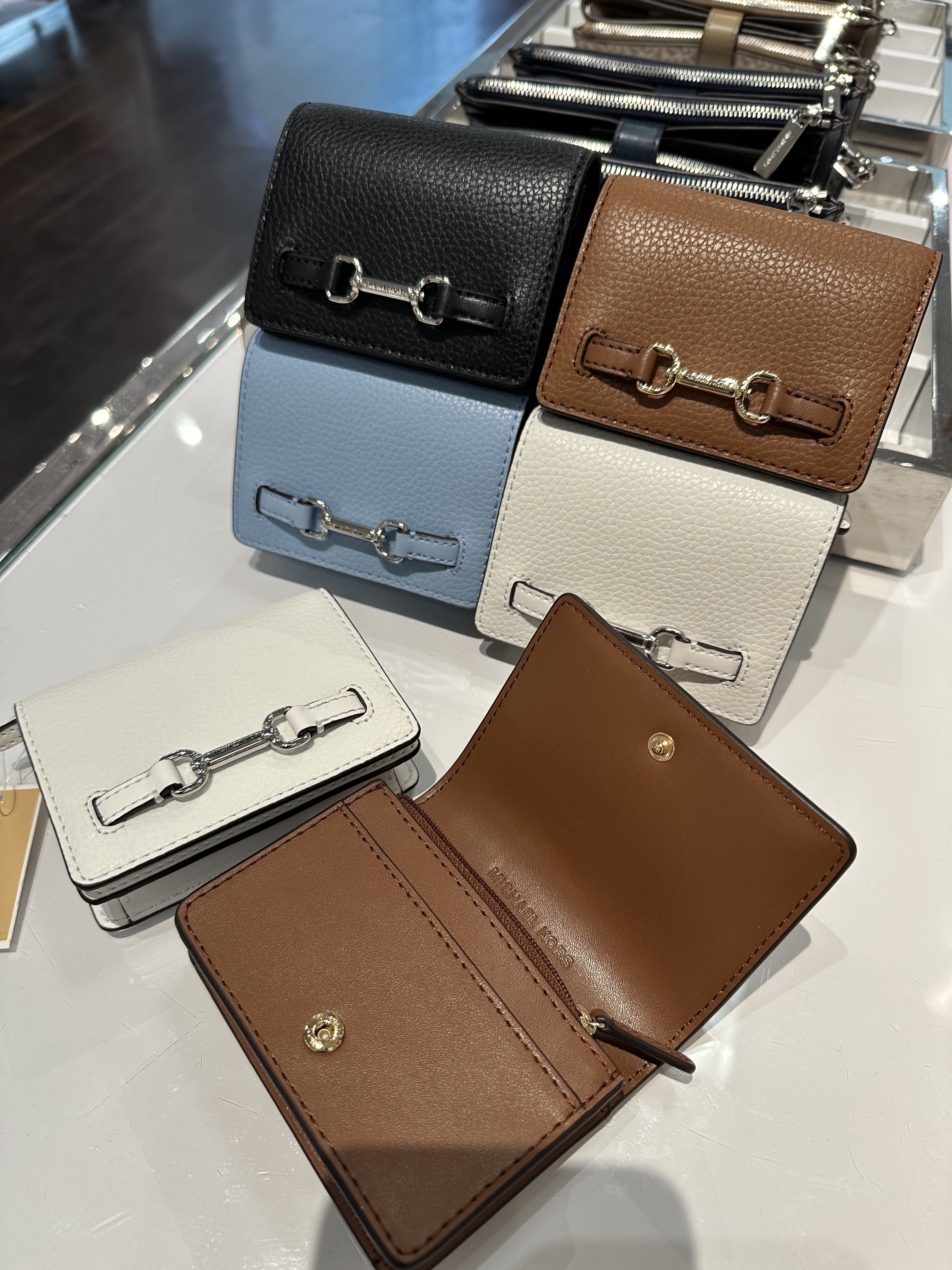 【直播】Q063083 Michael Kors 短銀包