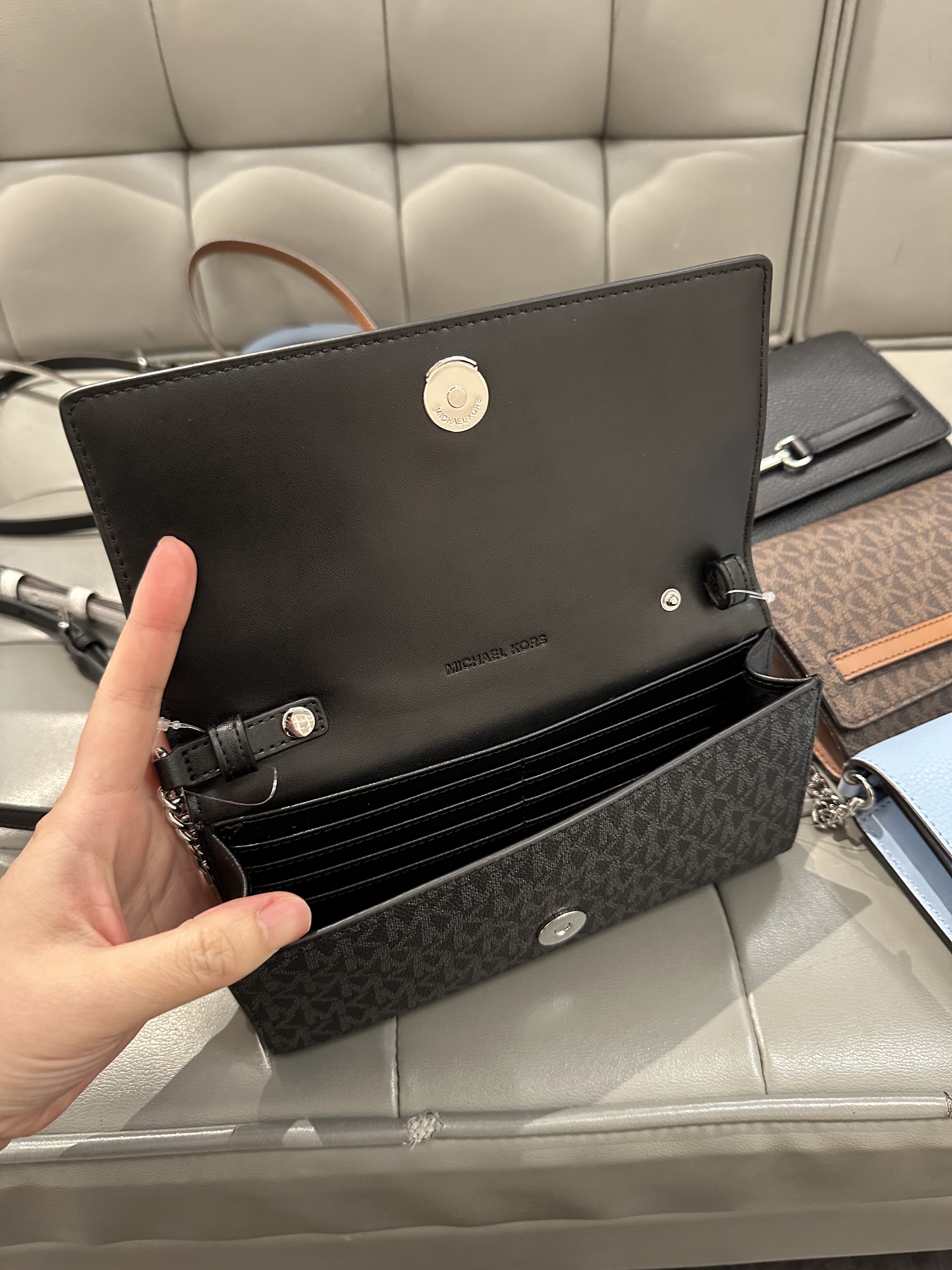 【直播】Q063020 Michael Kors 斜孭袋