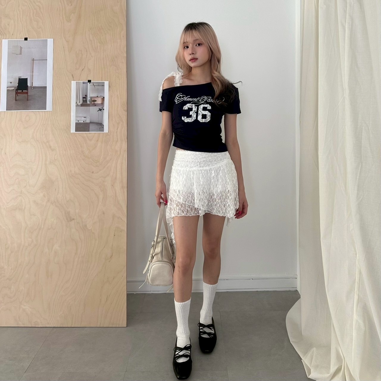 運動芭蕾風斜領蕾絲上衣