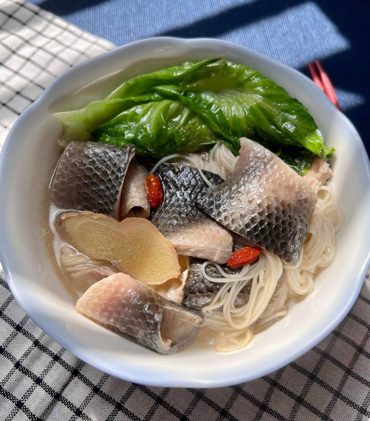 虱目魚皮 生凍(300g±5g)
