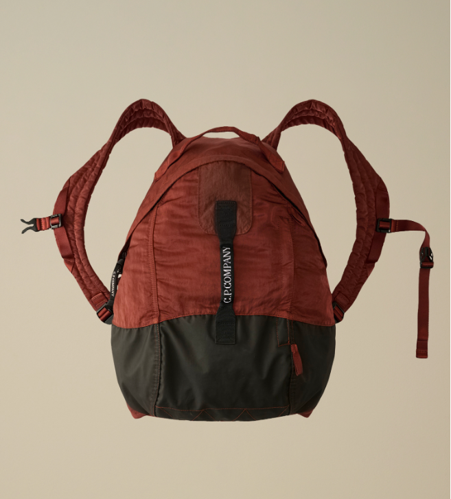 C.P. Company  尼龍 B 圓形雙肩包    JUL25