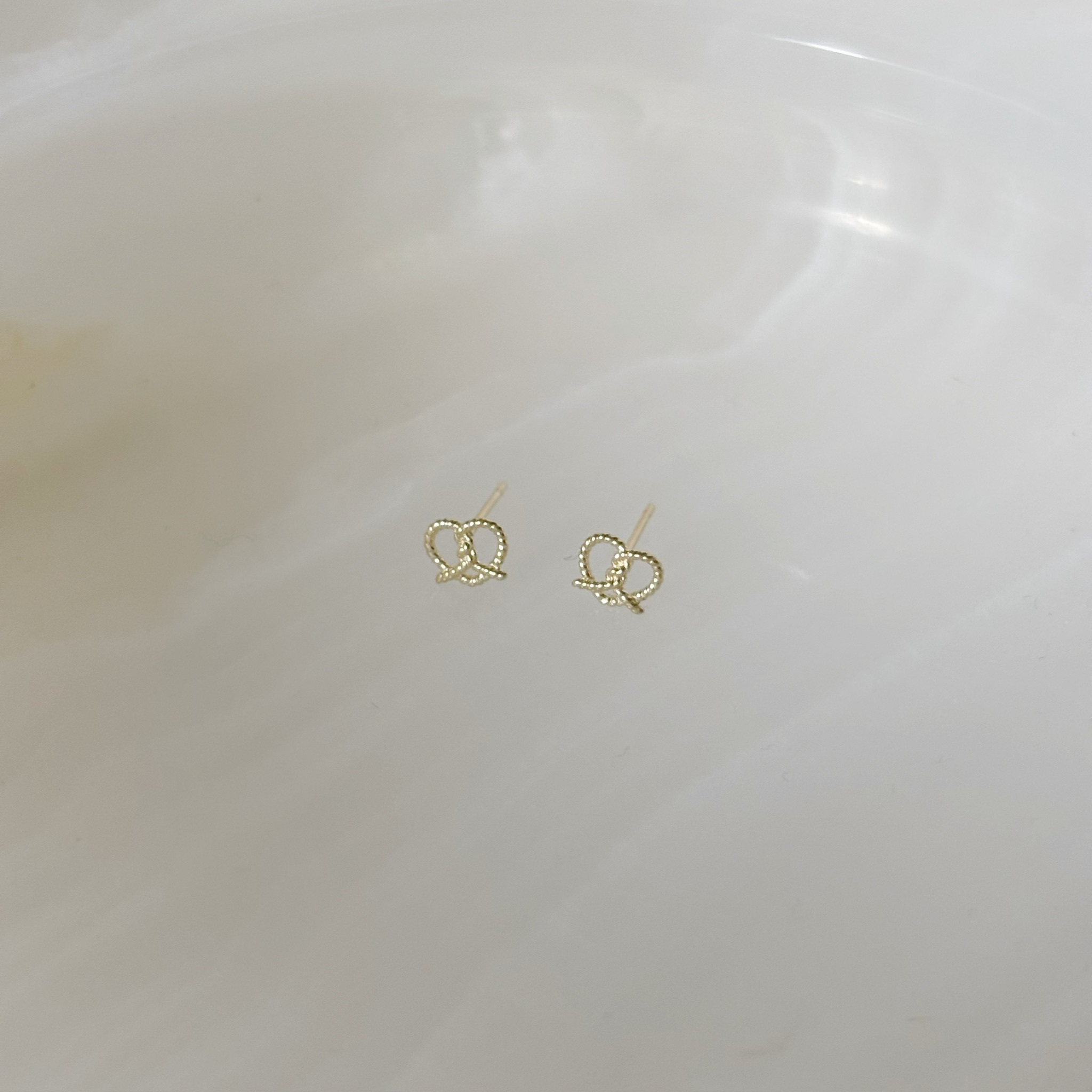 10K 麻花蝴蝶餅乾耳環