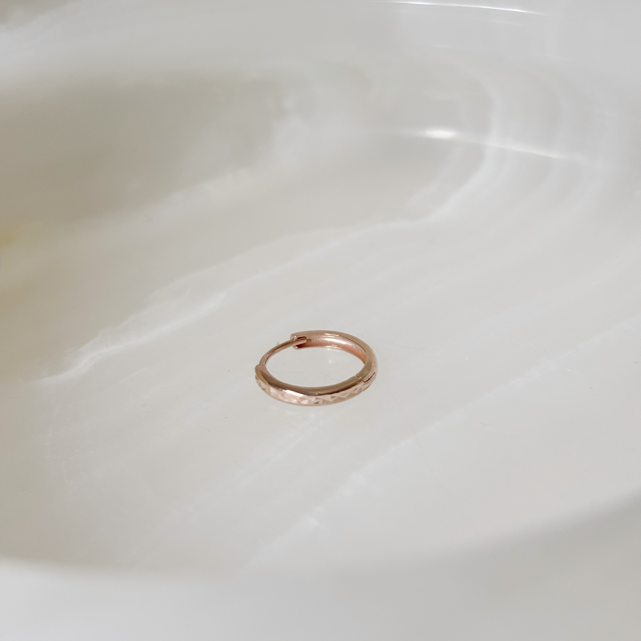 10K光面閃閃扣式耳圈