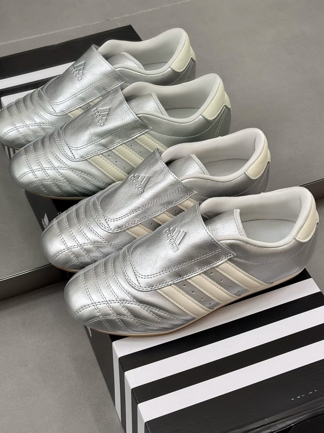 KTQ STORE ‧ Adidas originals Taekwondo Sliver 跆拳道鞋 白銀 奶油 JS4023