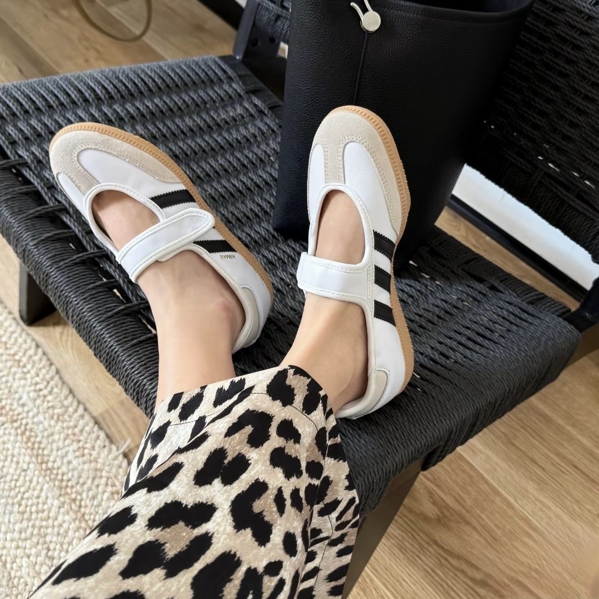 KTQ STORE ‧ Adidas Samba Jane 瑪莉珍 涼鞋 白黑 JR1402