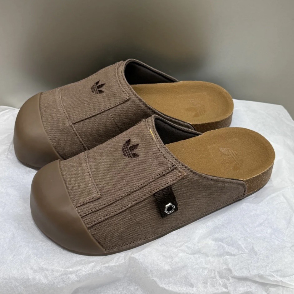 ADIDAS ORIGINALS ADIMU穆勒鞋 勃肯 懶人拖鞋 可可色 JR3586