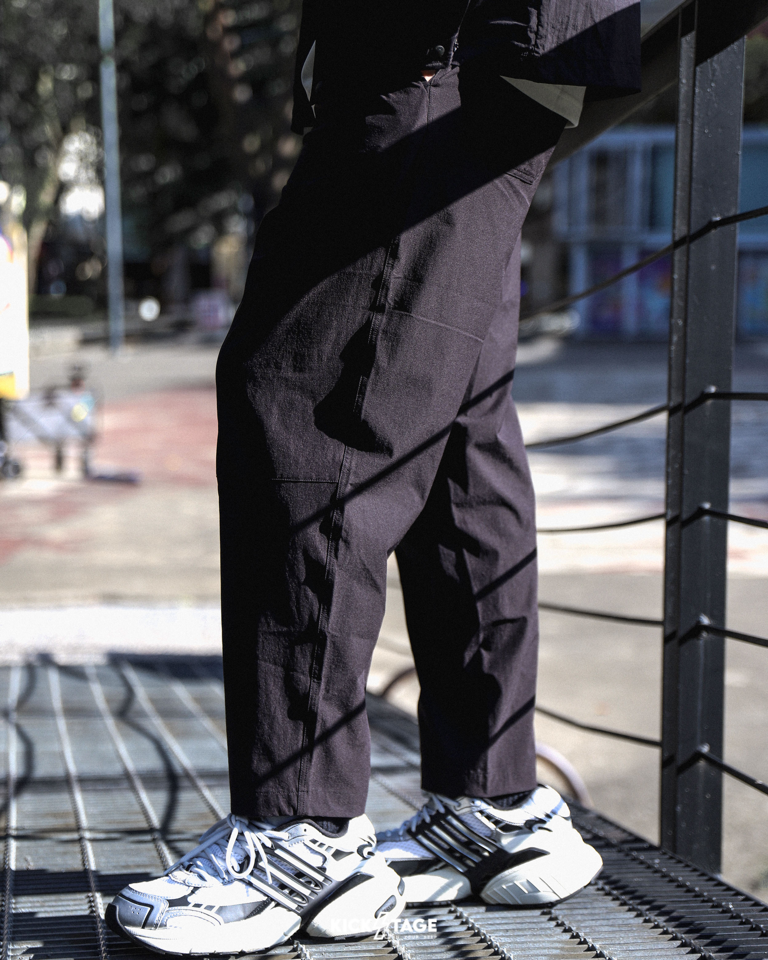 男女款 PALLADIUM GLOBAL LINE 黑色 乾爽 拉鍊 寬鬆 防潑水 錐形 長褲【1011534-008】