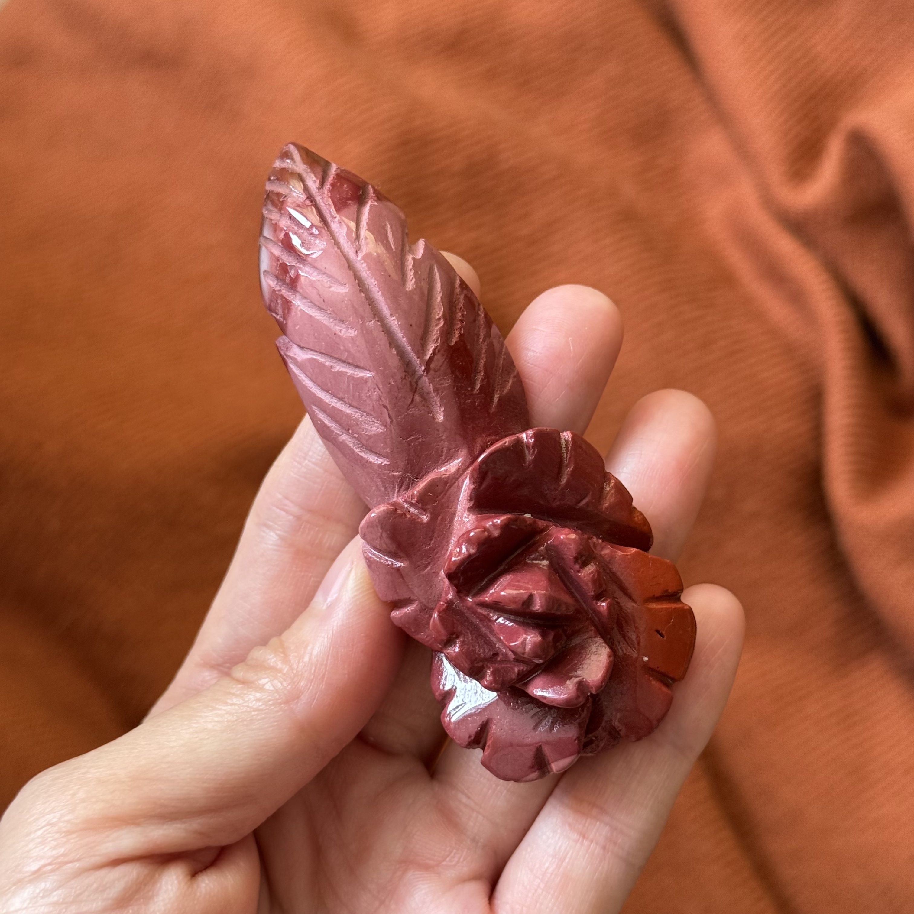 [原石] 魔凱石 / 蛋黃石 雕花擺飾 雕刻件