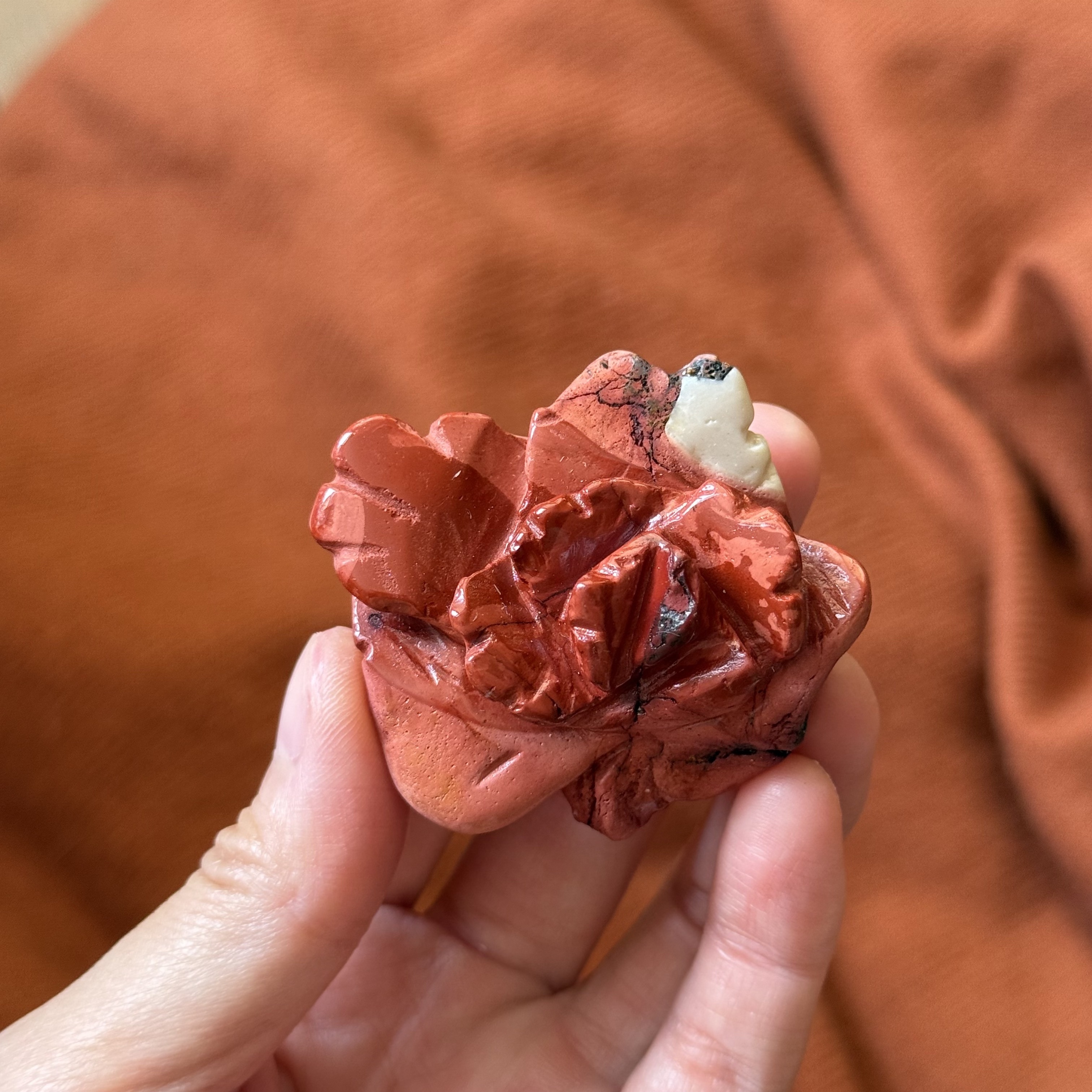 [原石] 魔凱石 / 蛋黃石 雕花擺飾 雕刻件