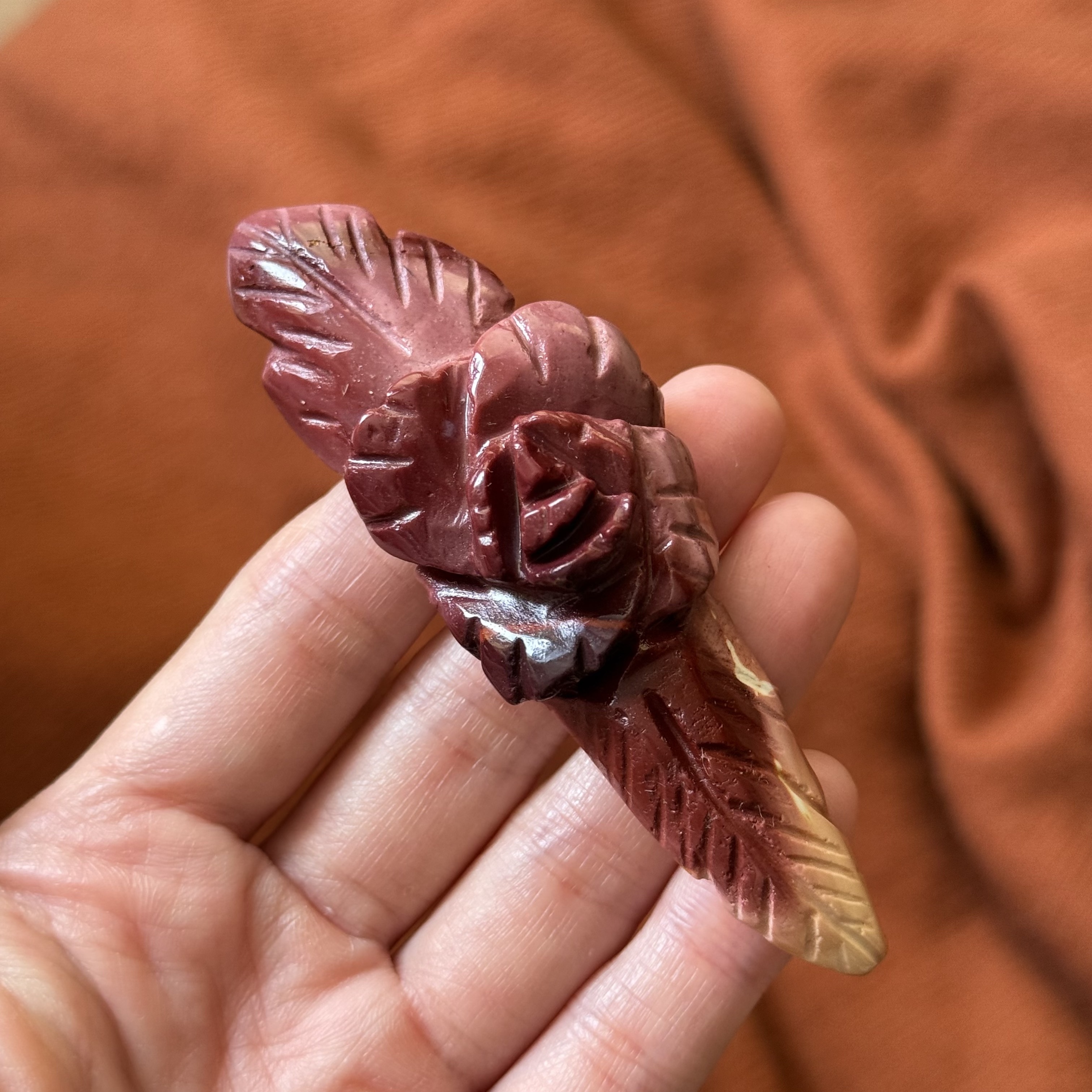 [原石] 魔凱石 / 蛋黃石 雕花擺飾 雕刻件